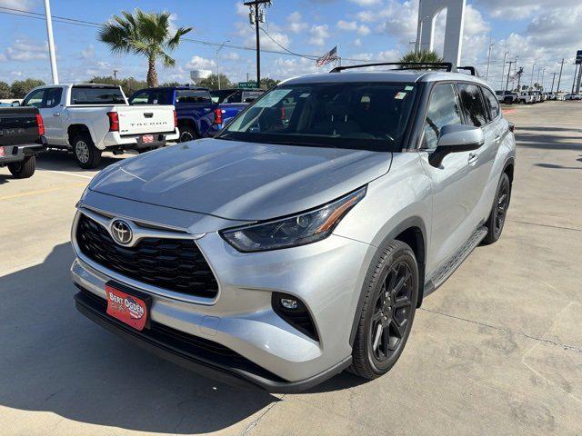 2022 Toyota Highlander LE 2022 Toyota Highlander LE