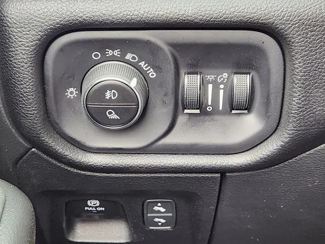 2026 Ram 1500 Big Horn Crew Cab 4x4 5'7" Box