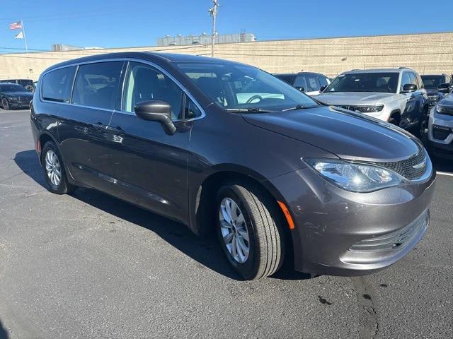 2017 Chrysler Pacifica Touring 2017 Chrysler Pacifica Touring