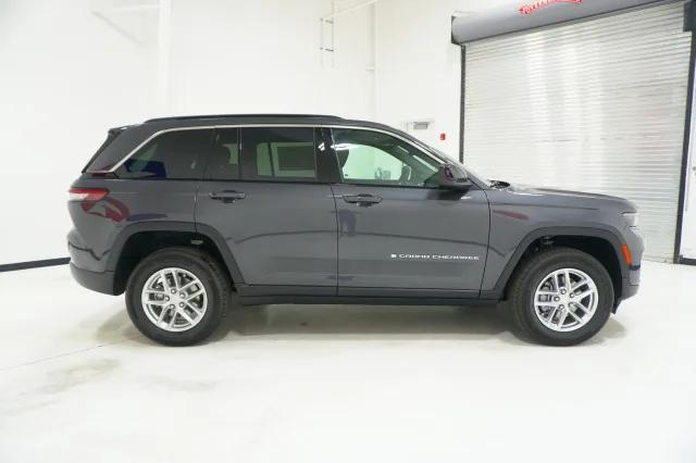2025 Jeep Grand Cherokee Laredo X 4x2