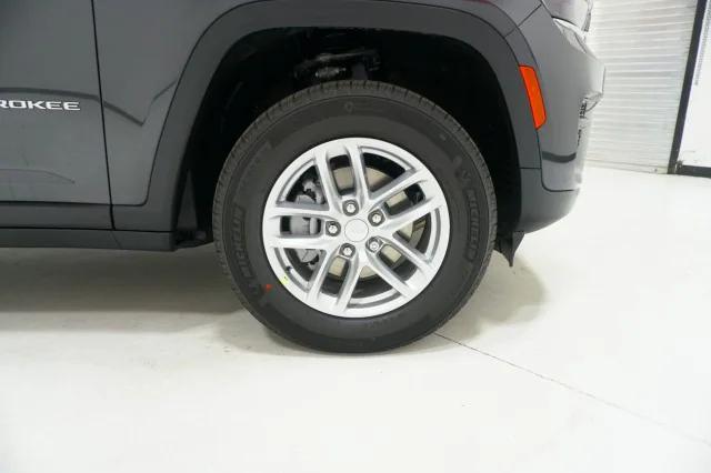 2025 Jeep Grand Cherokee Laredo X 4x2