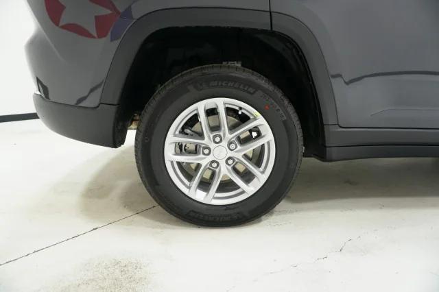 2025 Jeep Grand Cherokee Laredo X 4x2