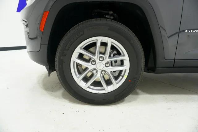 2025 Jeep Grand Cherokee Laredo X 4x2