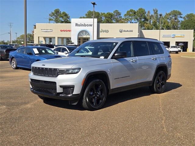 2023 Jeep Grand Cherokee L Altitude 4x4 2023 Jeep Grand Cherokee L Altitude 4x4