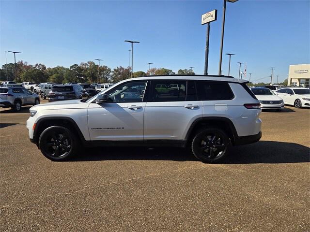 2023 Jeep Grand Cherokee L Altitude 4x4 2023 Jeep Grand Cherokee L Altitude 4x4