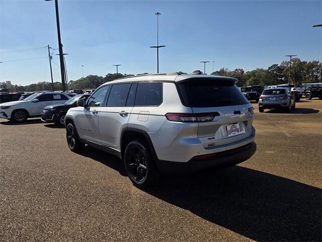 2023 Jeep Grand Cherokee L Altitude 4x4 2023 Jeep Grand Cherokee L Altitude 4x4