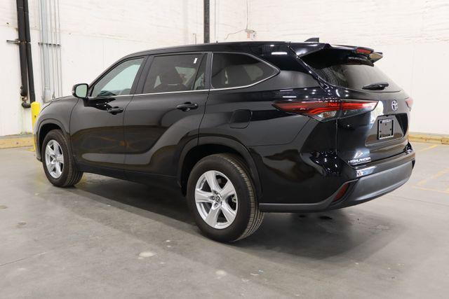 2024 Toyota Highlander LE 2024 Toyota Highlander LE