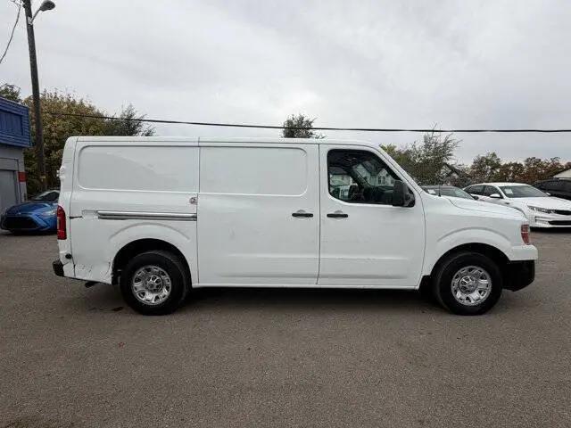 2016 Nissan 1500 SV V6