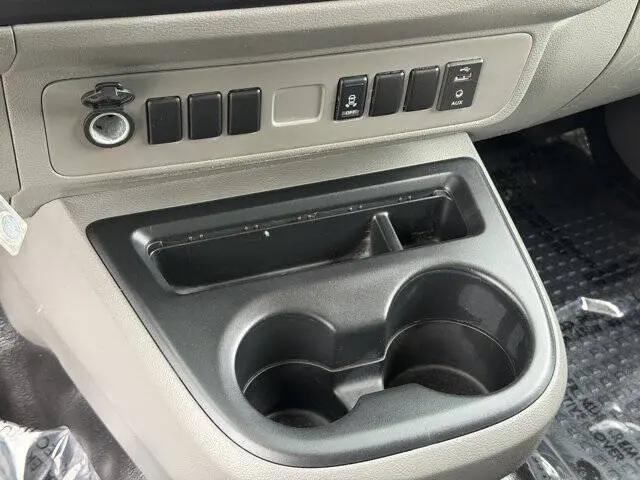 2016 Nissan 1500 SV V6
