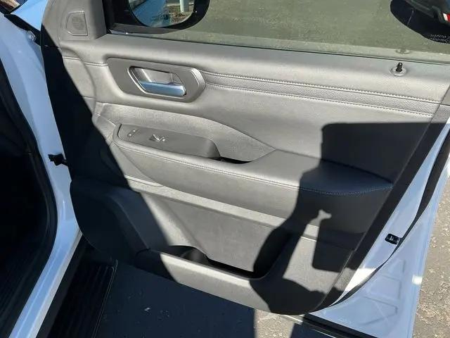 2026 Nissan Armada SV