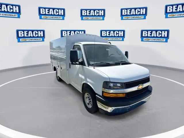 2025 Chevrolet Express Cutaway Work Van