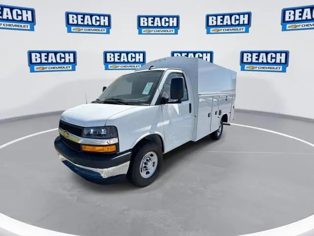 2025 Chevrolet Express Cutaway Work Van
