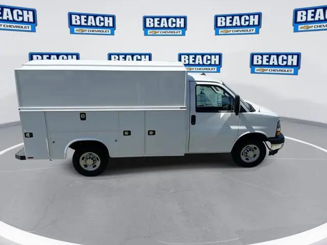 2025 Chevrolet Express Cutaway Work Van