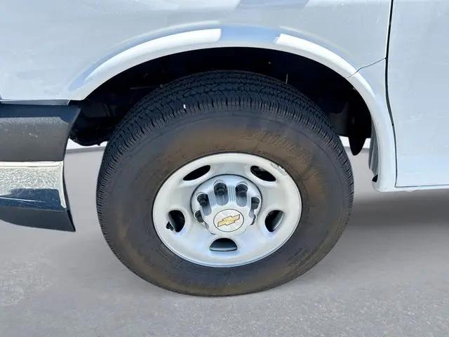 2025 Chevrolet Express Cutaway Work Van