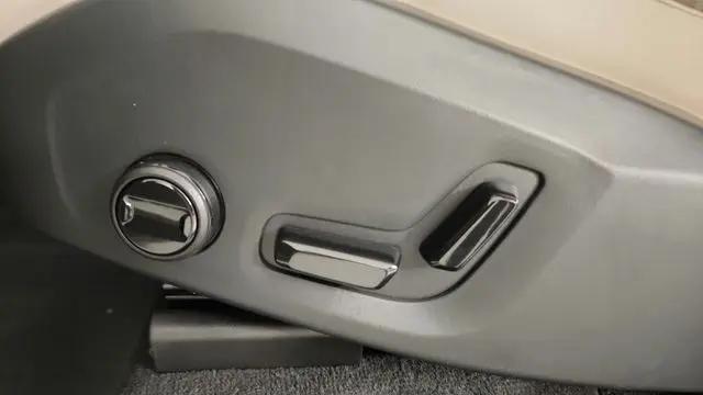 2026 Volvo XC90 Plug-In Hybrid Plus, T8 AWD, Electric/Gasoline, Bright, 7 Seats