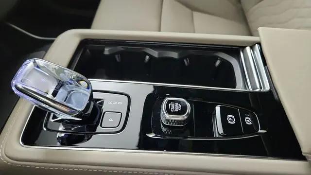 2026 Volvo XC90 Plug-In Hybrid Plus, T8 AWD, Electric/Gasoline, Bright, 7 Seats