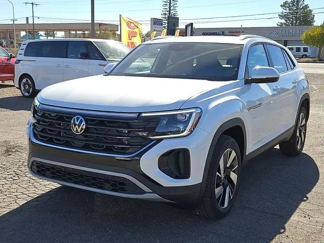 2026 Volkswagen Atlas Cross Sport SE with Technology