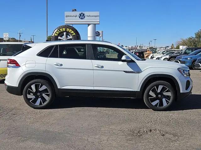 2026 Volkswagen Atlas Cross Sport SE with Technology