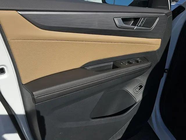 2026 Volkswagen Atlas Cross Sport SE with Technology
