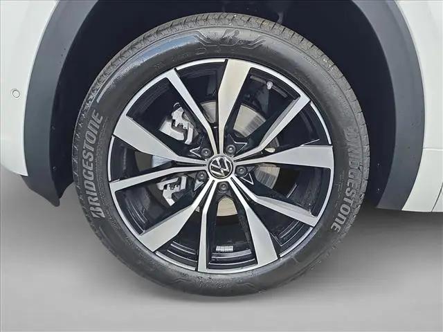 2026 Volkswagen Atlas Cross Sport SEL Premium R-Line