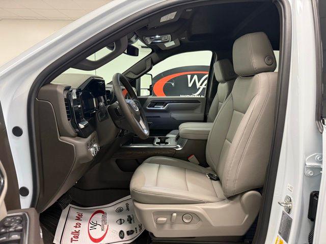 2026 GMC Sierra 2500HD Crew Cab, Standard Bed, SLT, 4WD