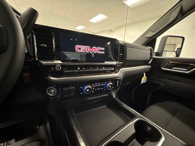 2026 GMC Sierra 3500HD SLE