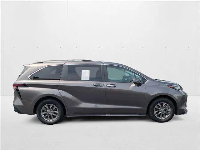 2023 Toyota Sienna XLE