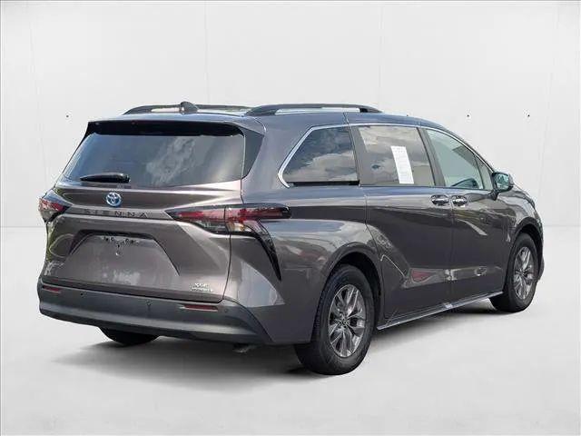 2023 Toyota Sienna XLE