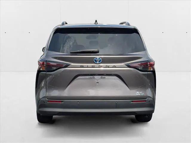 2023 Toyota Sienna XLE