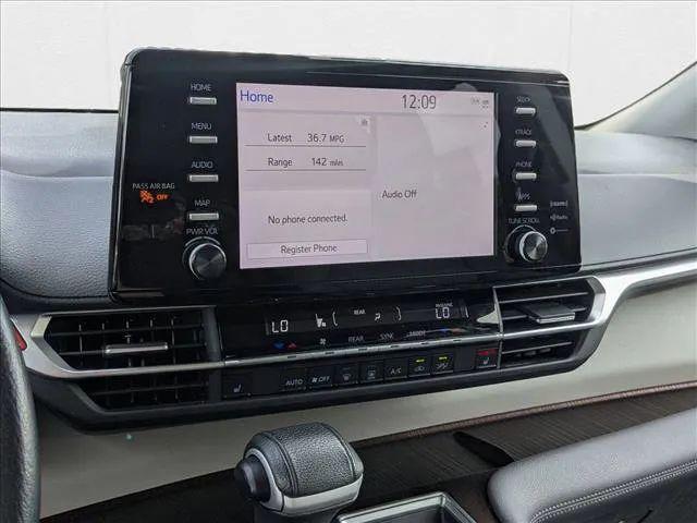 2023 Toyota Sienna XLE