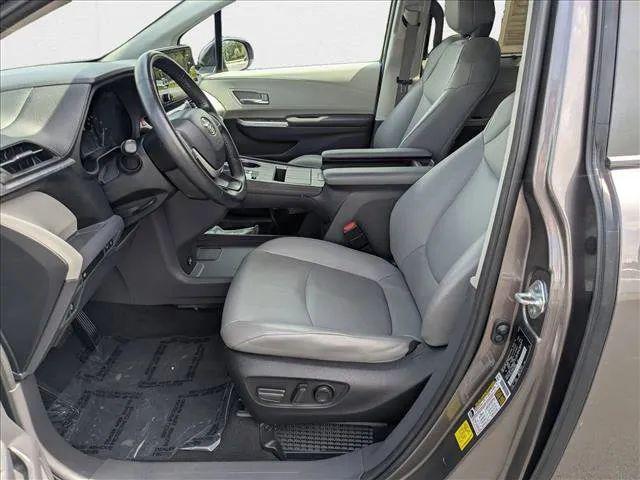 2023 Toyota Sienna XLE