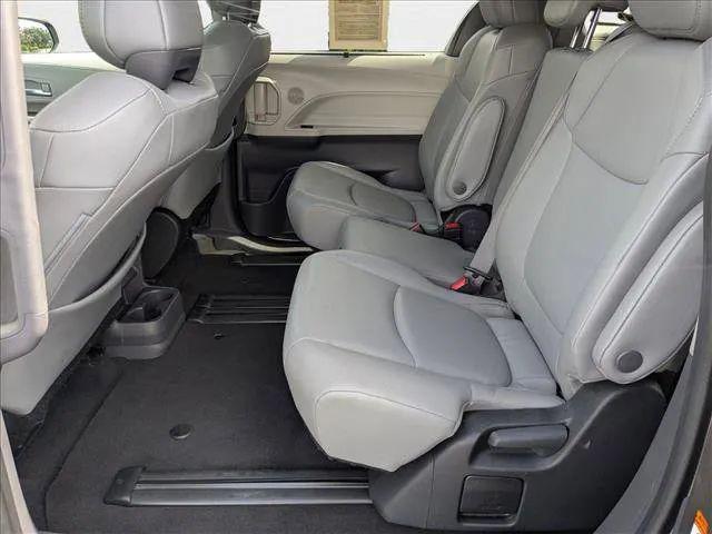 2023 Toyota Sienna XLE