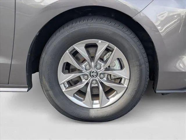 2023 Toyota Sienna XLE