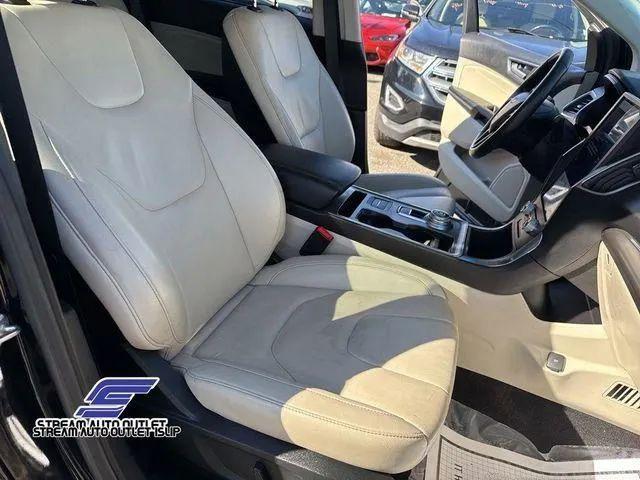 2022 Ford Edge Titanium