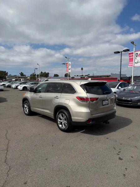 2014 Toyota Highlander LE V6