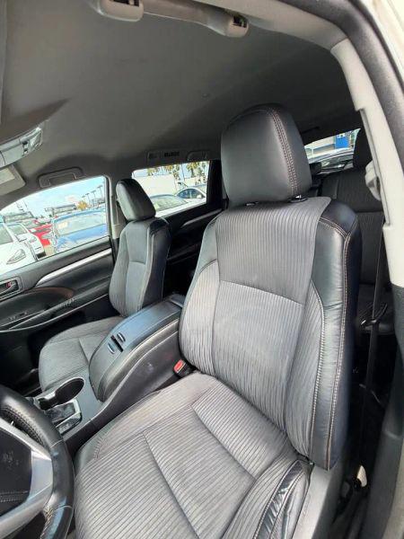 2014 Toyota Highlander LE V6