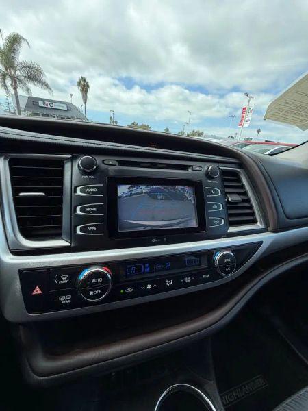 2014 Toyota Highlander LE V6
