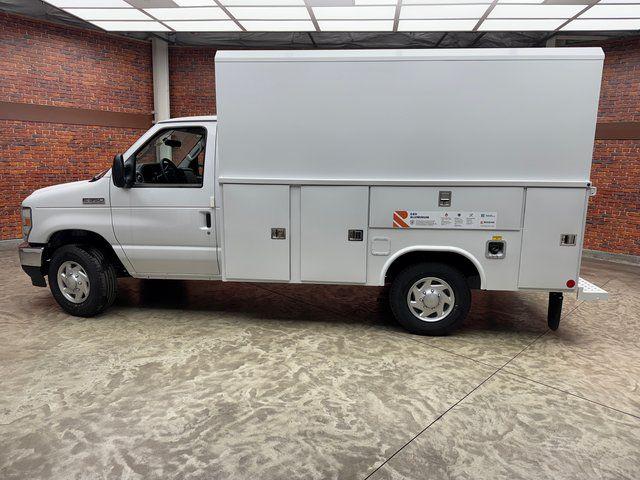 2026 Ford E-350 Cutaway Base