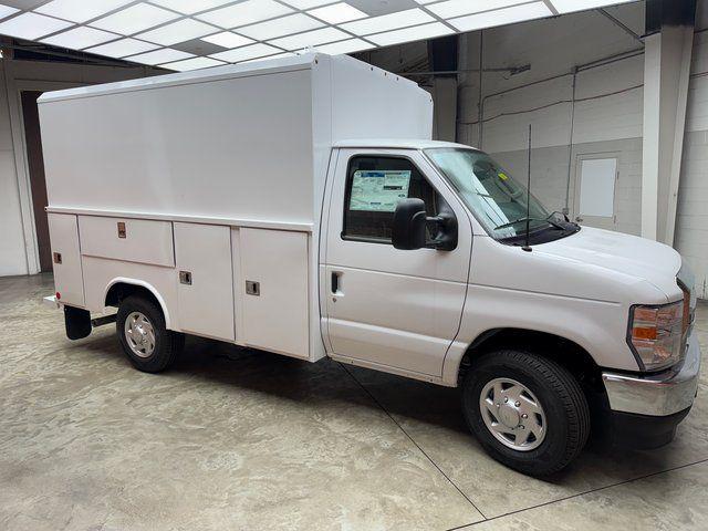 2026 Ford E-350 Cutaway Base