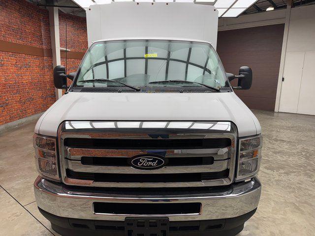 2026 Ford E-350 Cutaway Base