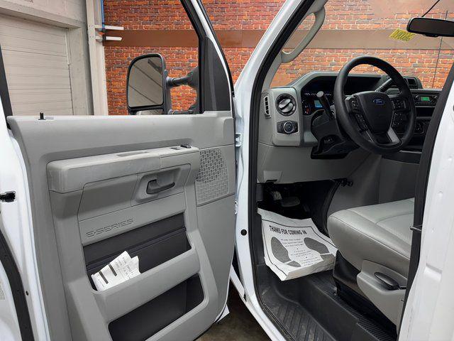 2026 Ford E-350 Cutaway Base