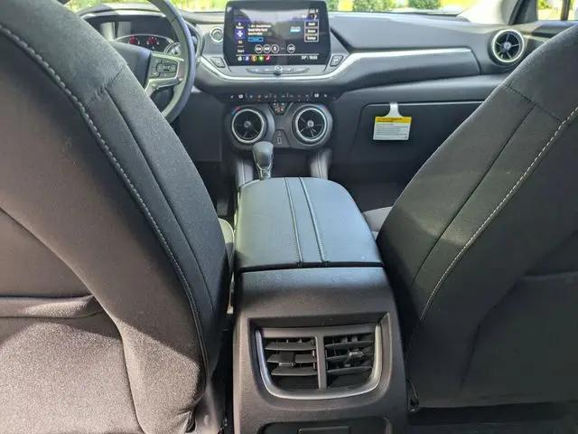 2025 Chevrolet Blazer FWD 2LT