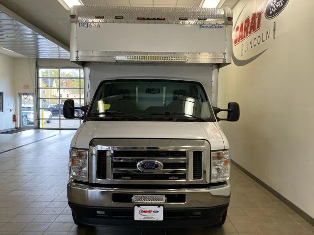 2023 Ford E-450 Cutaway Chassis 176" WB