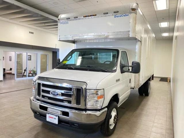2023 Ford E-450 Cutaway Chassis 176" WB