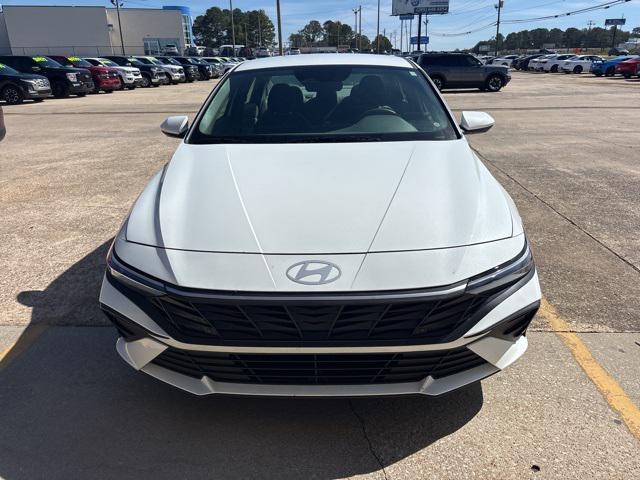 2024 Hyundai Elantra SE 2024 Hyundai Elantra SE