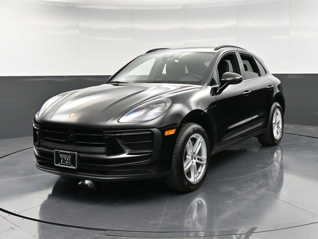 /2022 Porsche Macan