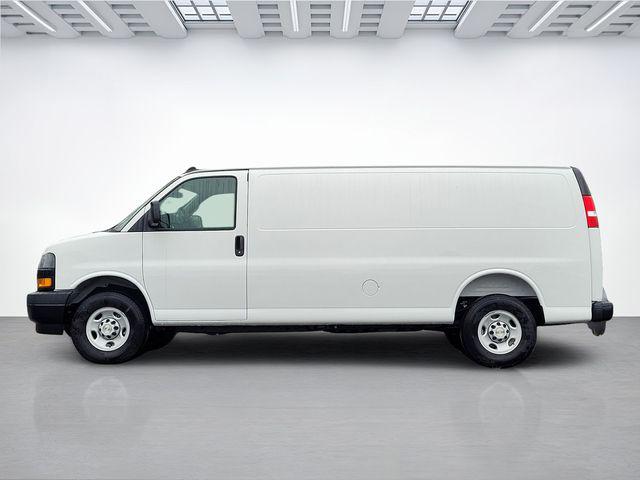 2025 Chevrolet Express Cargo Van RWD 3500 Extended Wheelbase WT