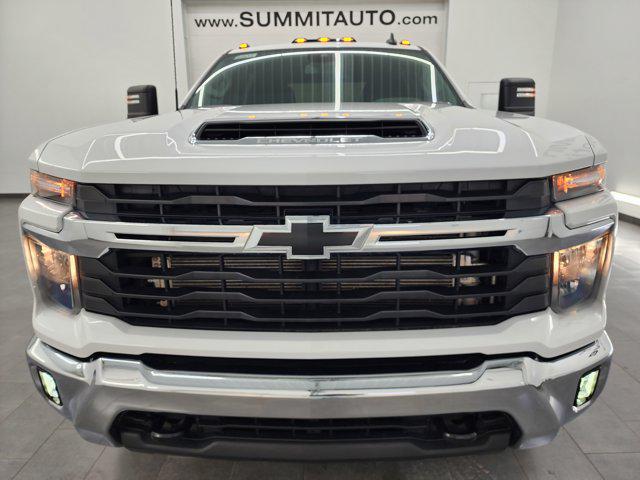 2024 Chevrolet Silverado 3500HD 4WD Crew Cab Long Bed LT