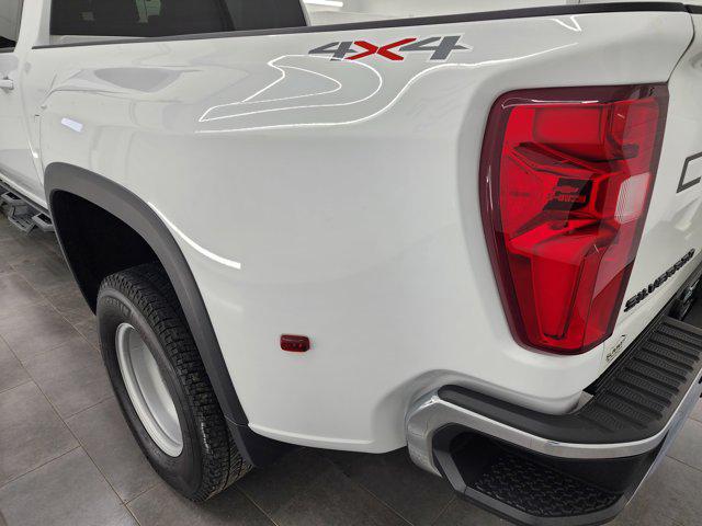 2024 Chevrolet Silverado 3500HD 4WD Crew Cab Long Bed LT