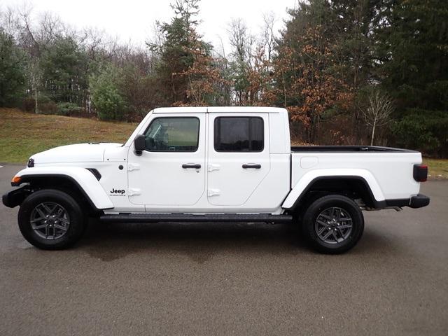 2026 Jeep Gladiator GLADIATOR SPORT S 4X4 2026 Jeep Gladiator GLADIATOR SPORT S 4X4